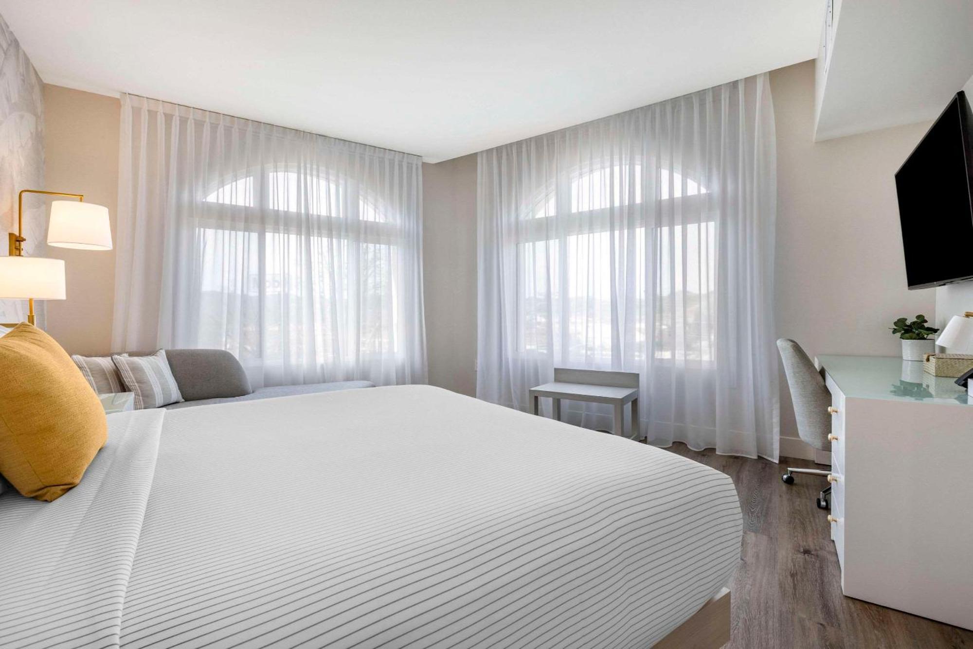 Cambria Hotel Calabasas - Malibu Экстерьер фото